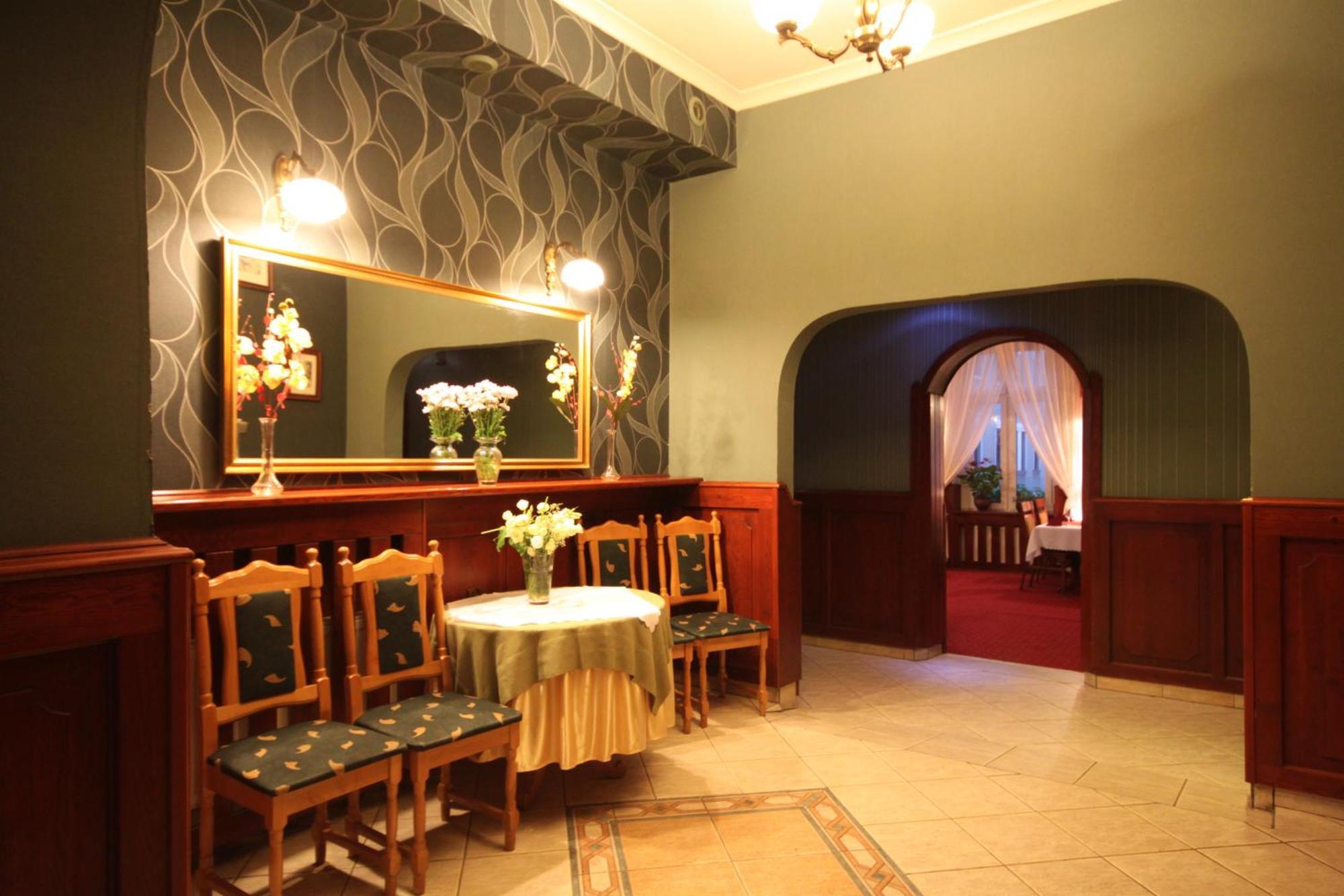 סלאופסק Hotel Atena מראה חיצוני תמונה