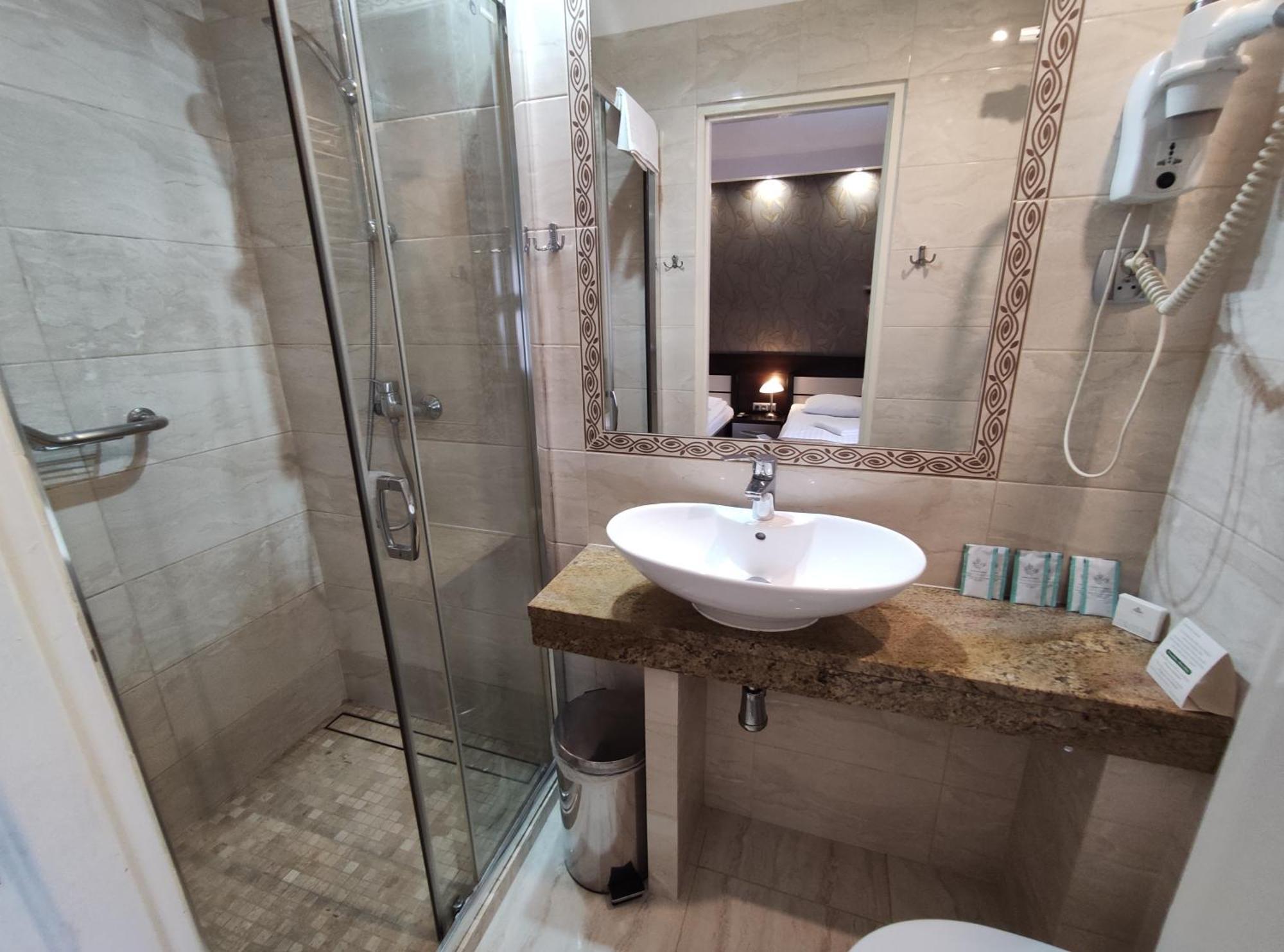 סלאופסק Hotel Atena מראה חיצוני תמונה