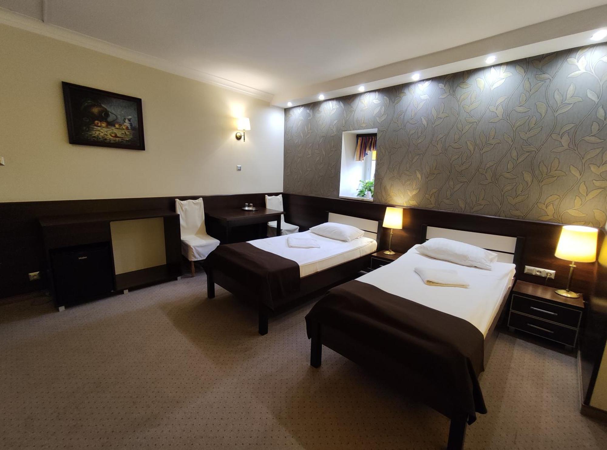 סלאופסק Hotel Atena מראה חיצוני תמונה