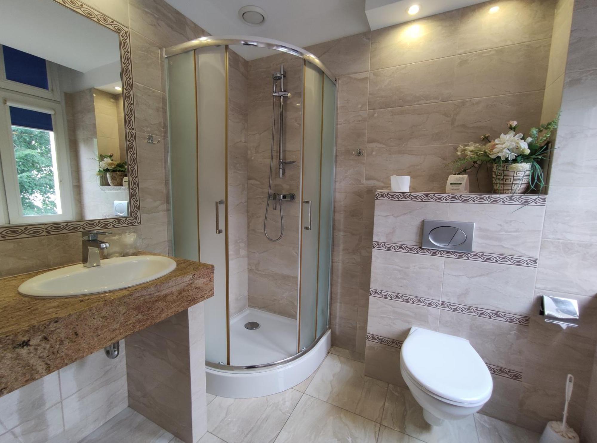 סלאופסק Hotel Atena מראה חיצוני תמונה
