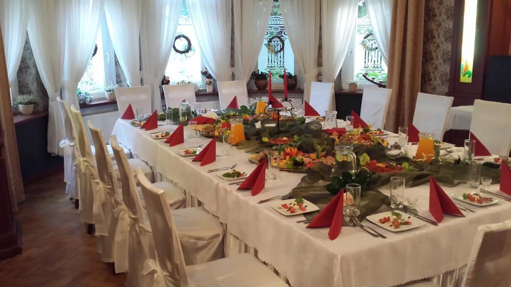 סלאופסק Hotel Atena מראה חיצוני תמונה