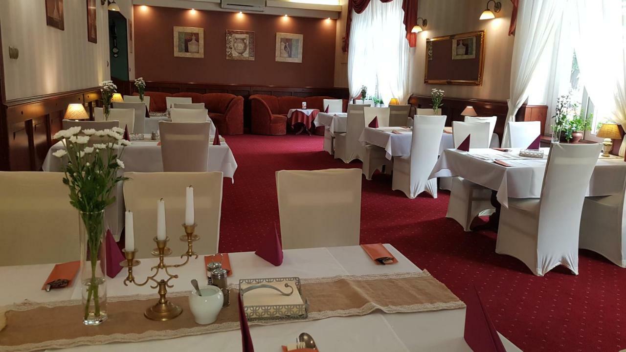 סלאופסק Hotel Atena מראה חיצוני תמונה