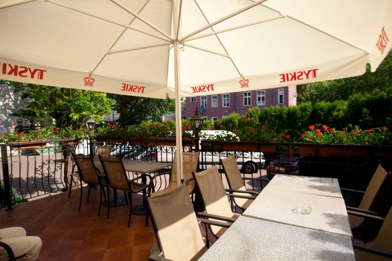 סלאופסק Hotel Atena מראה חיצוני תמונה